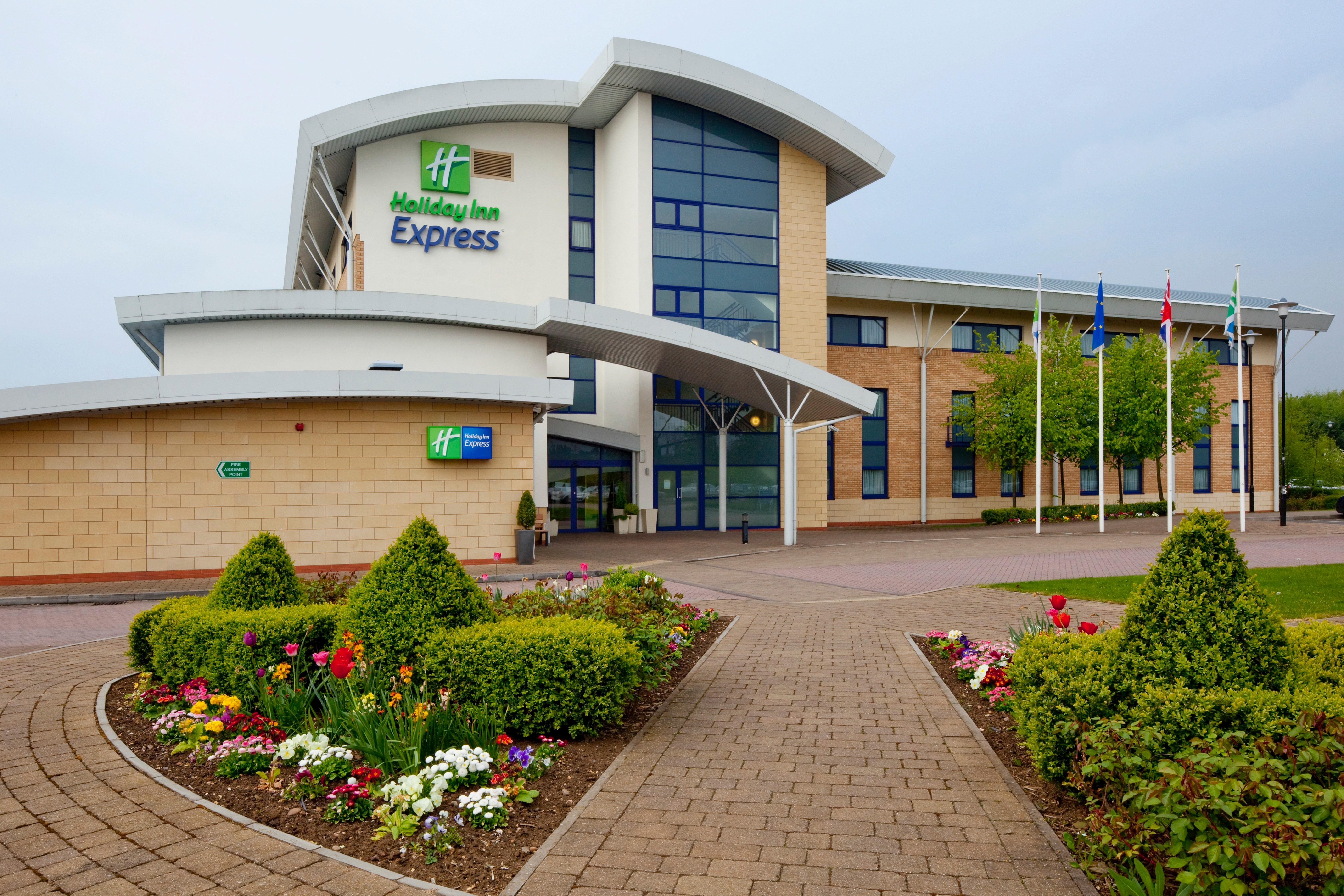 Holiday Inn Express Northampton - South By Ihg Zewnętrze zdjęcie