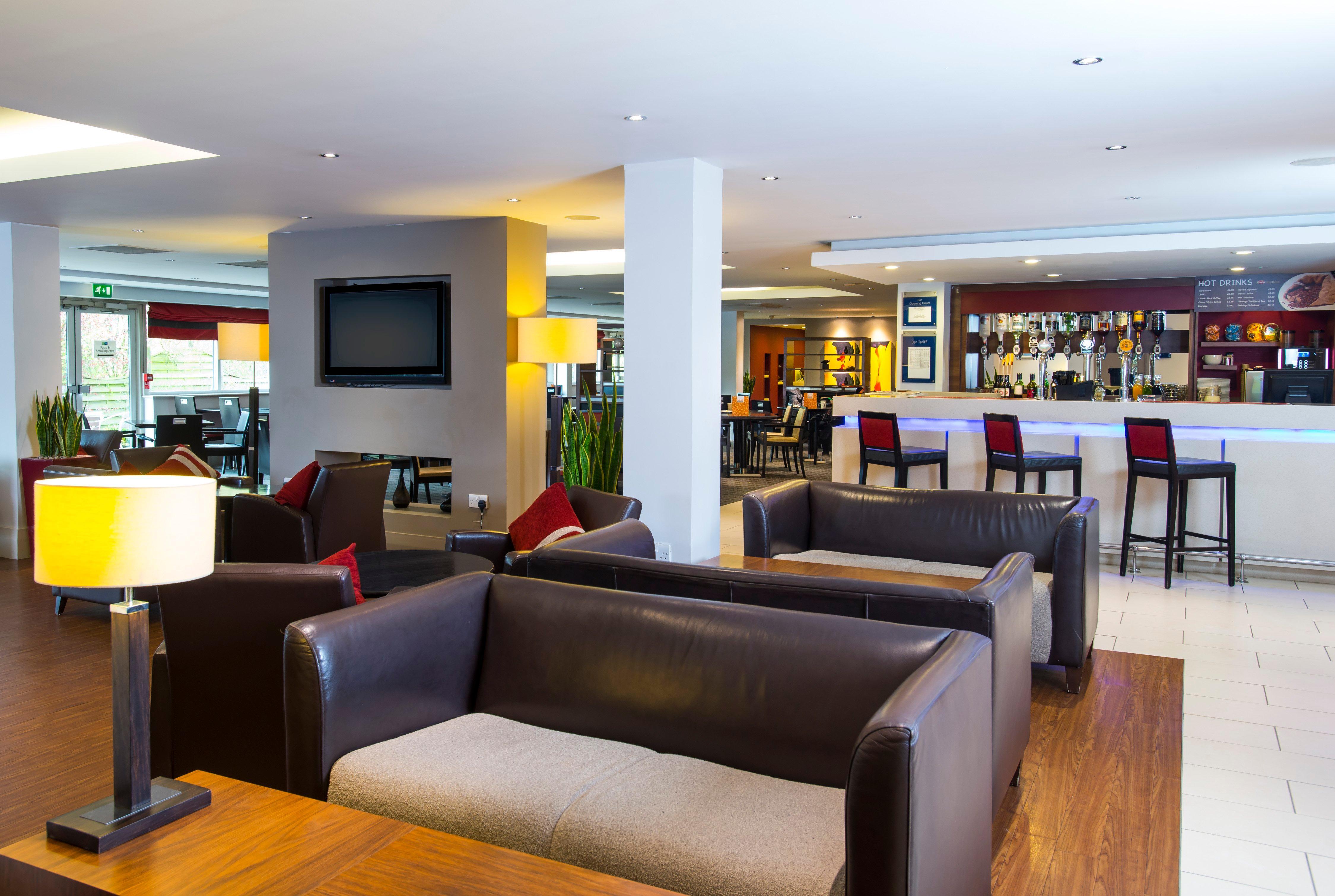 Holiday Inn Express Northampton - South By Ihg Zewnętrze zdjęcie