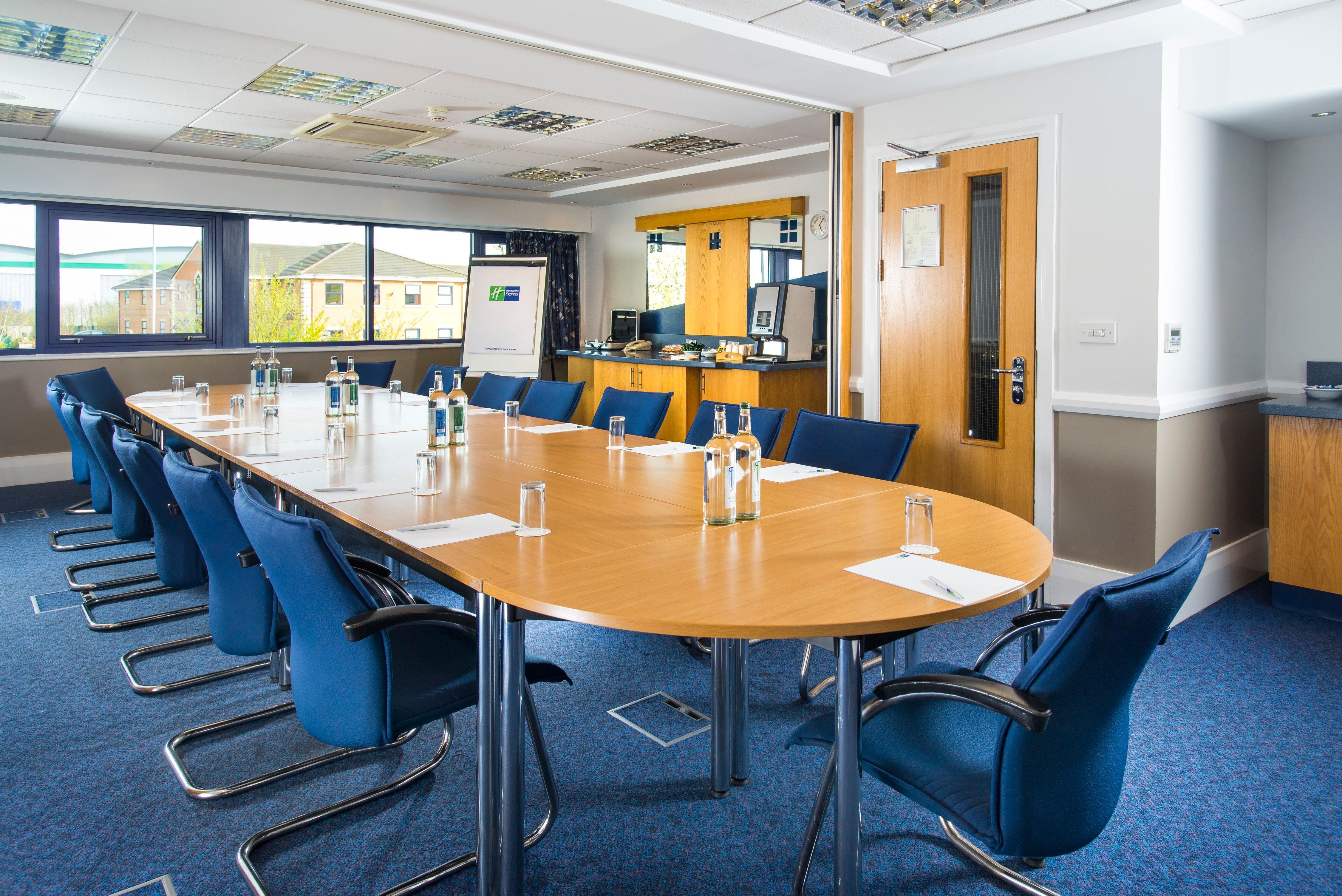 Holiday Inn Express Northampton - South By Ihg Zewnętrze zdjęcie