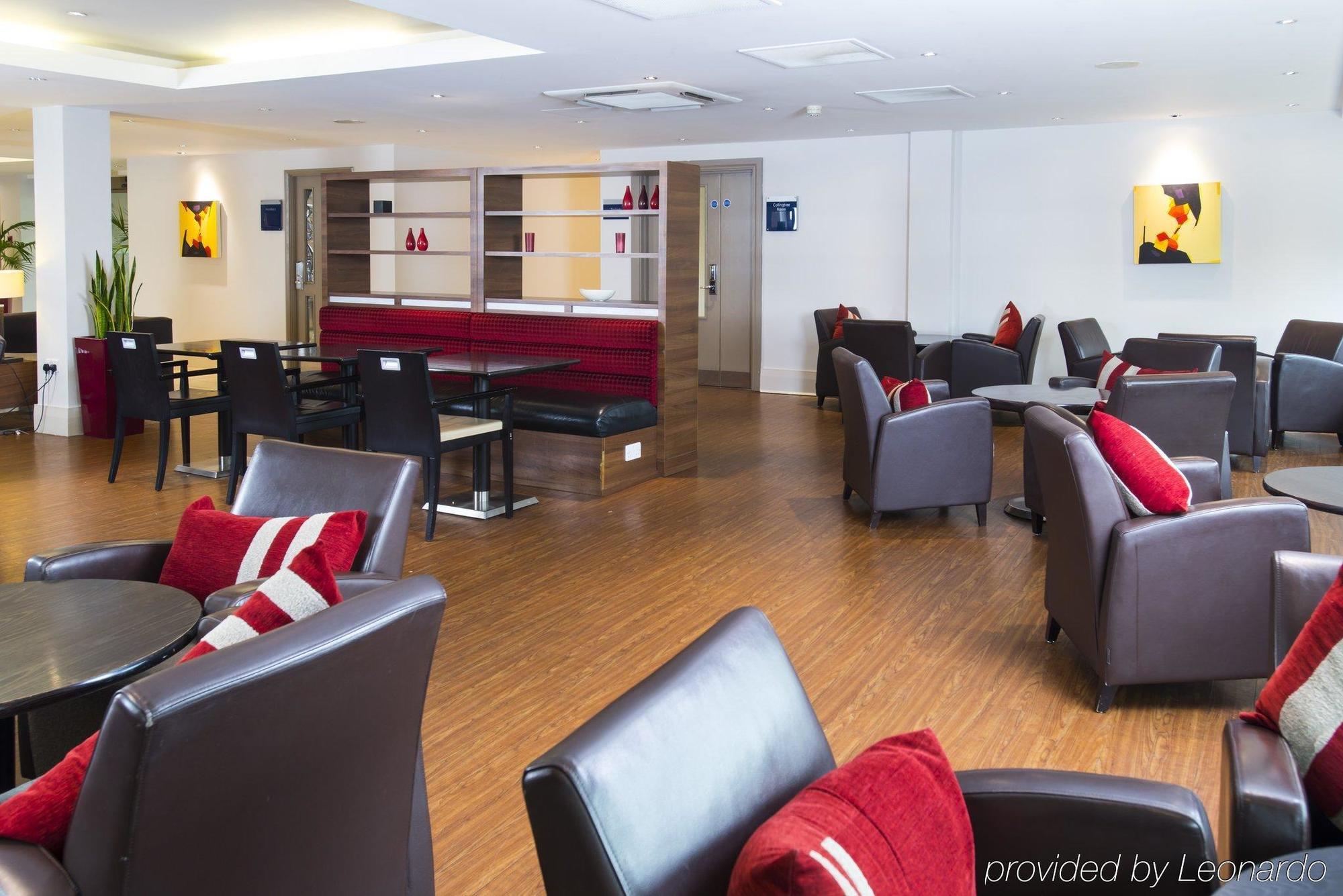 Holiday Inn Express Northampton - South By Ihg Zewnętrze zdjęcie