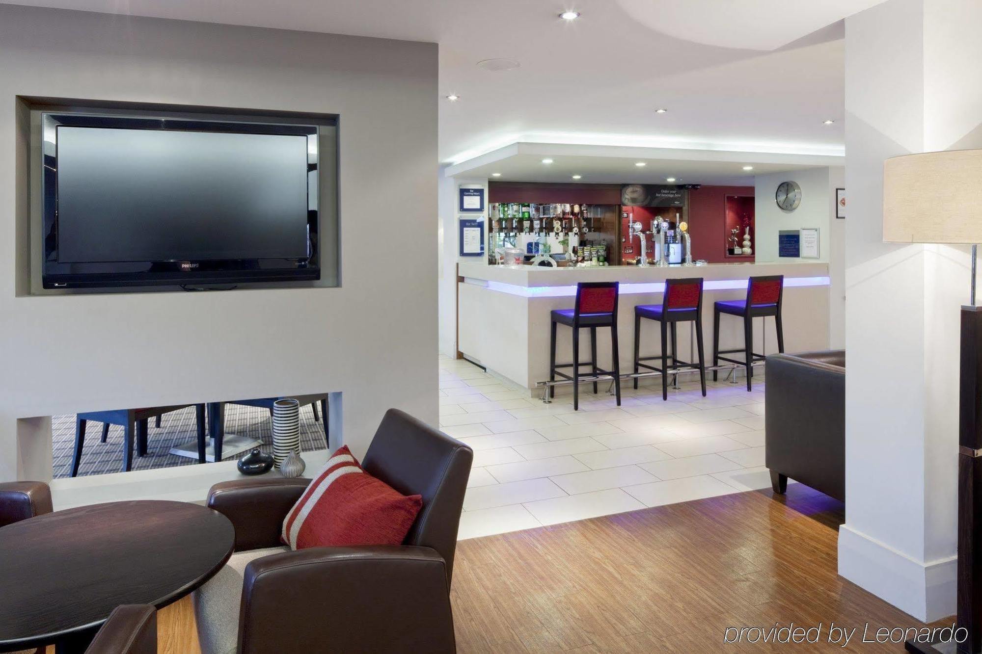 Holiday Inn Express Northampton - South By Ihg Zewnętrze zdjęcie
