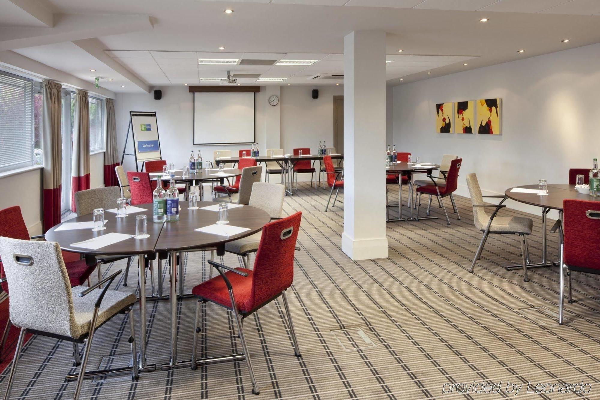 Holiday Inn Express Northampton - South By Ihg Zewnętrze zdjęcie
